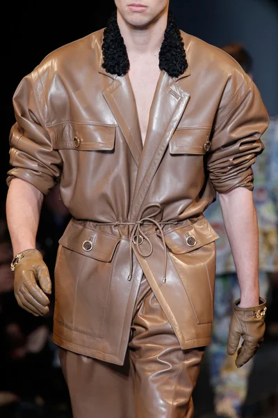 Look 39